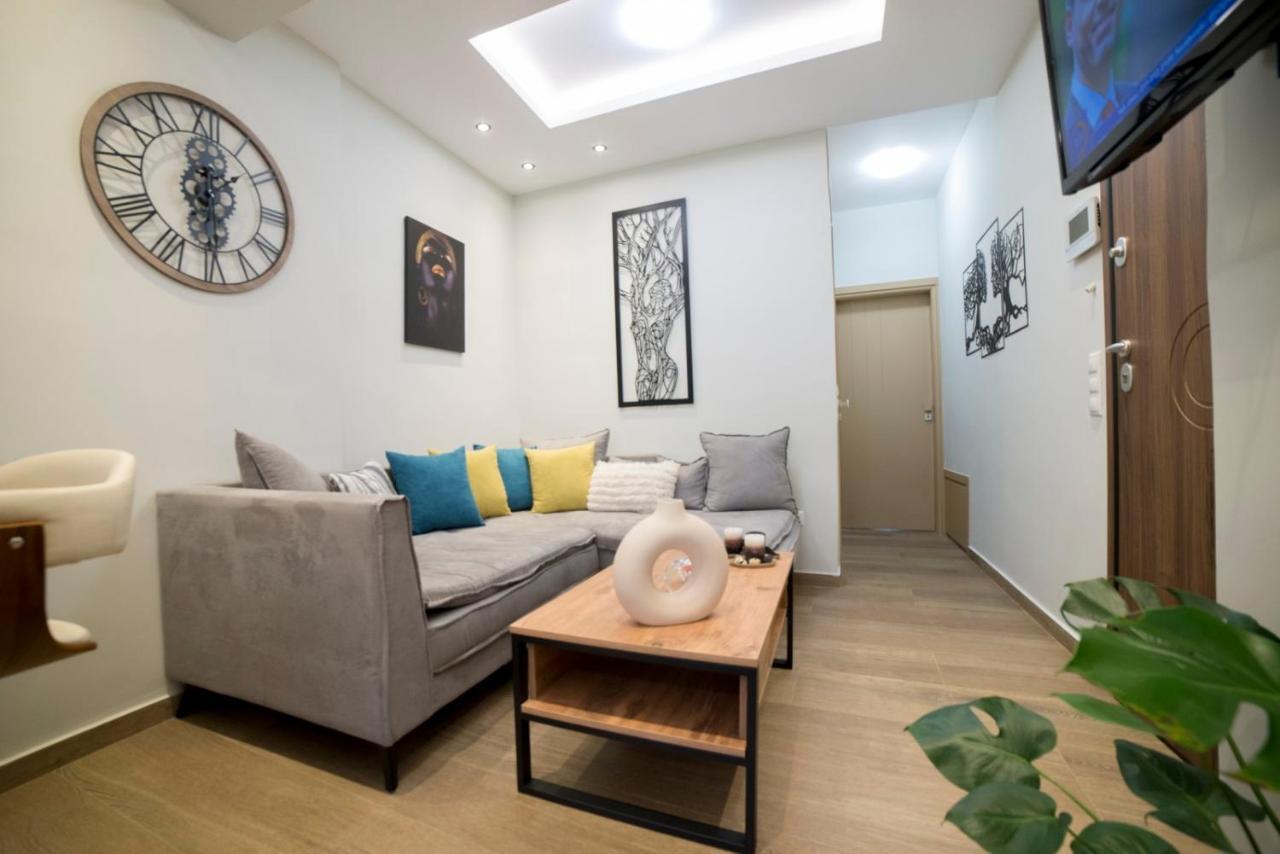 Luxurious Apartment In The Heart Of Town ! لوتراكي المظهر الخارجي الصورة
